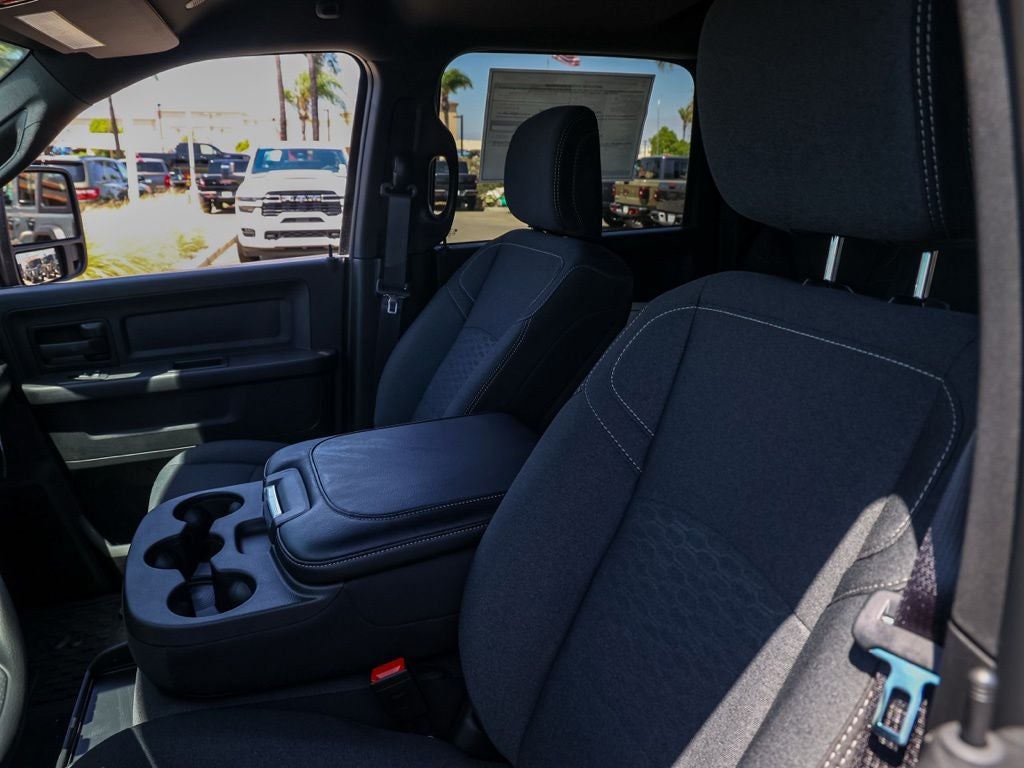 2026 RAM 2500 Black Express Crew Cab 4x4