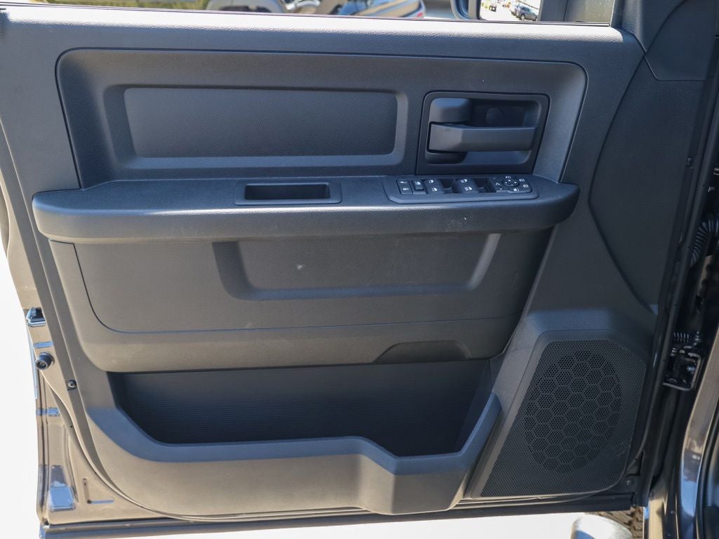 2026 RAM 2500 Black Express Crew Cab 4x4
