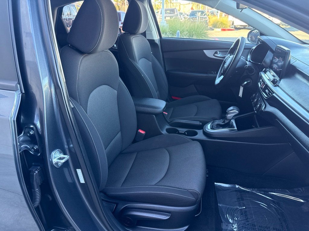 2023 Kia Forte LX