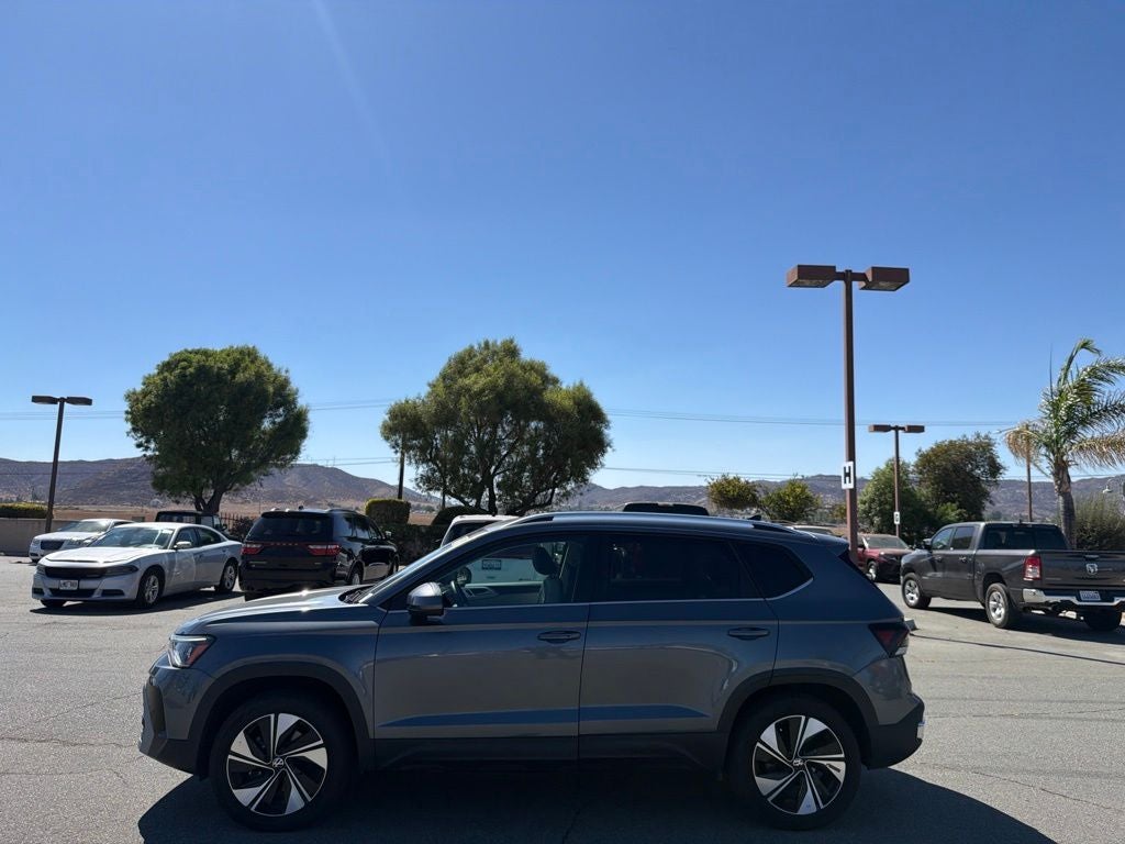 2025 Volkswagen Taos 1.5T SE