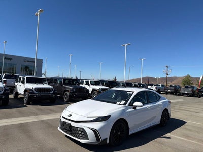 2025 Toyota Camry SE