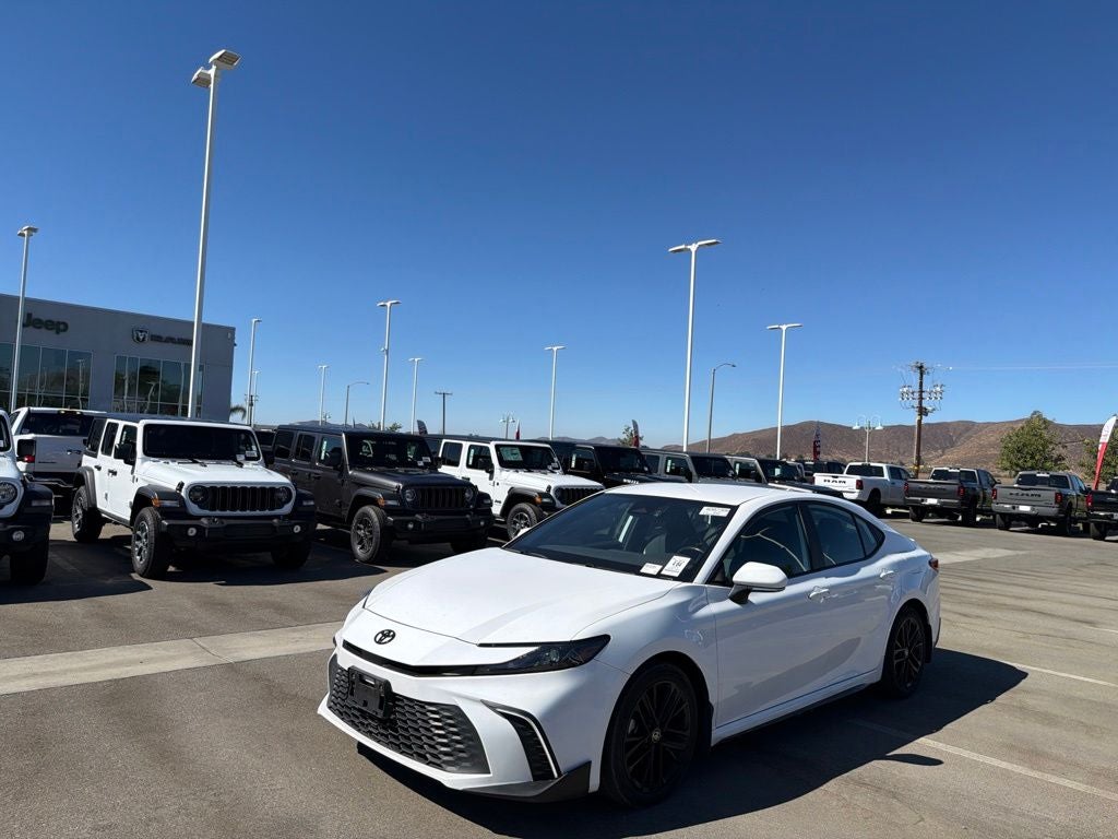 2025 Toyota Camry SE