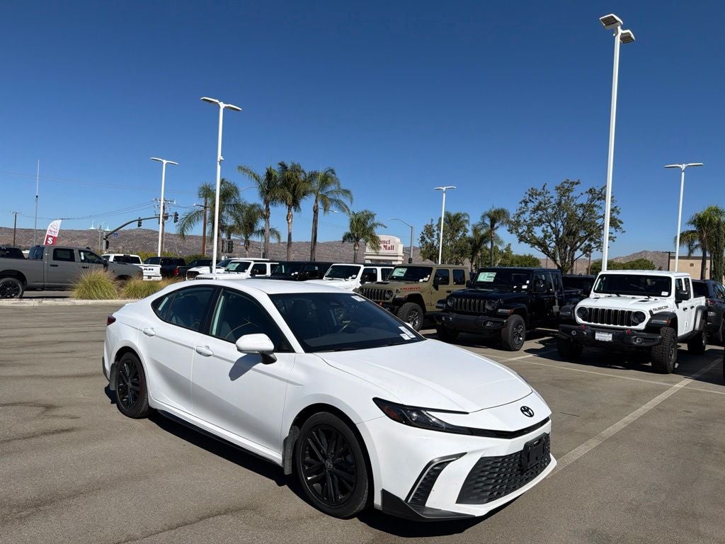 2025 Toyota Camry SE
