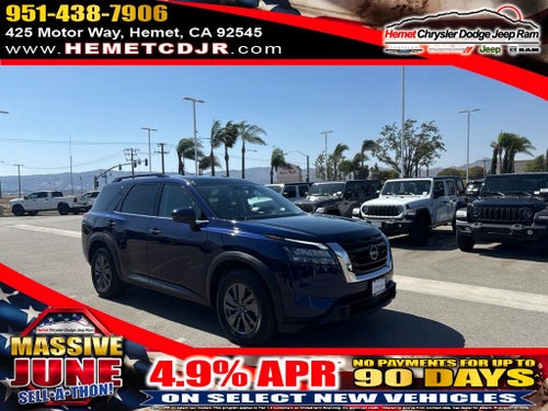 2024 Nissan Pathfinder SV