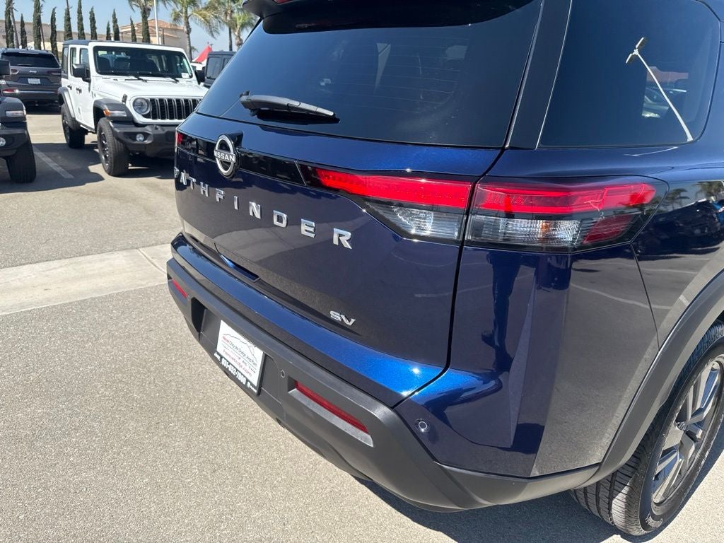 2024 Nissan Pathfinder SV