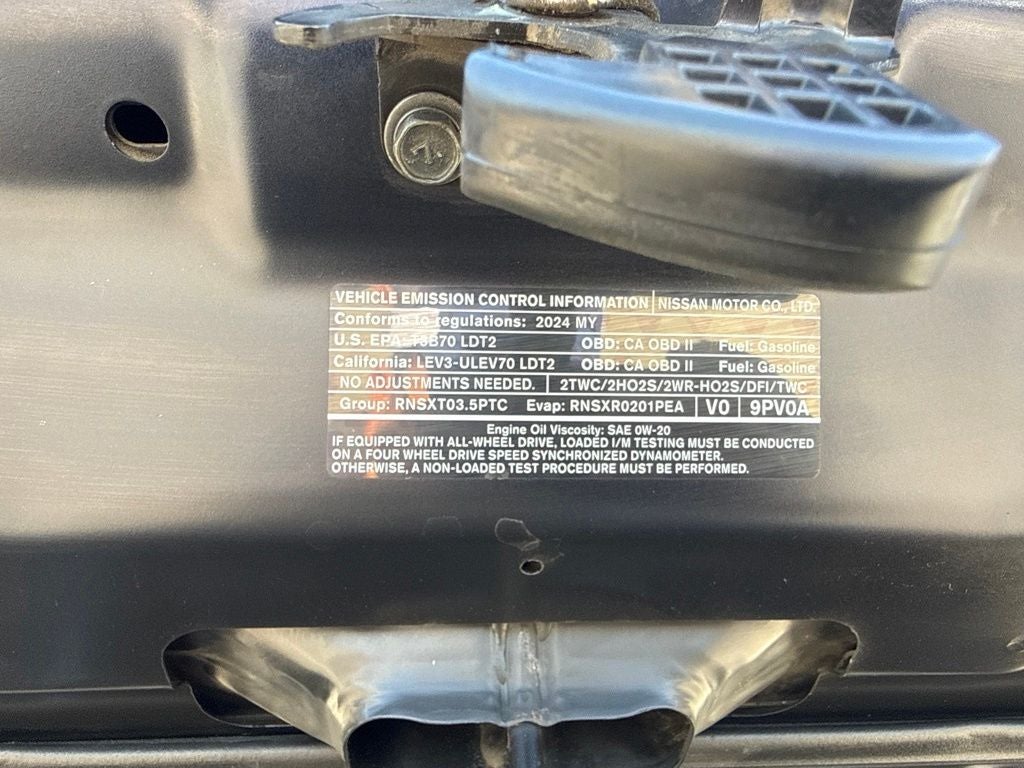 2024 Nissan Pathfinder SV