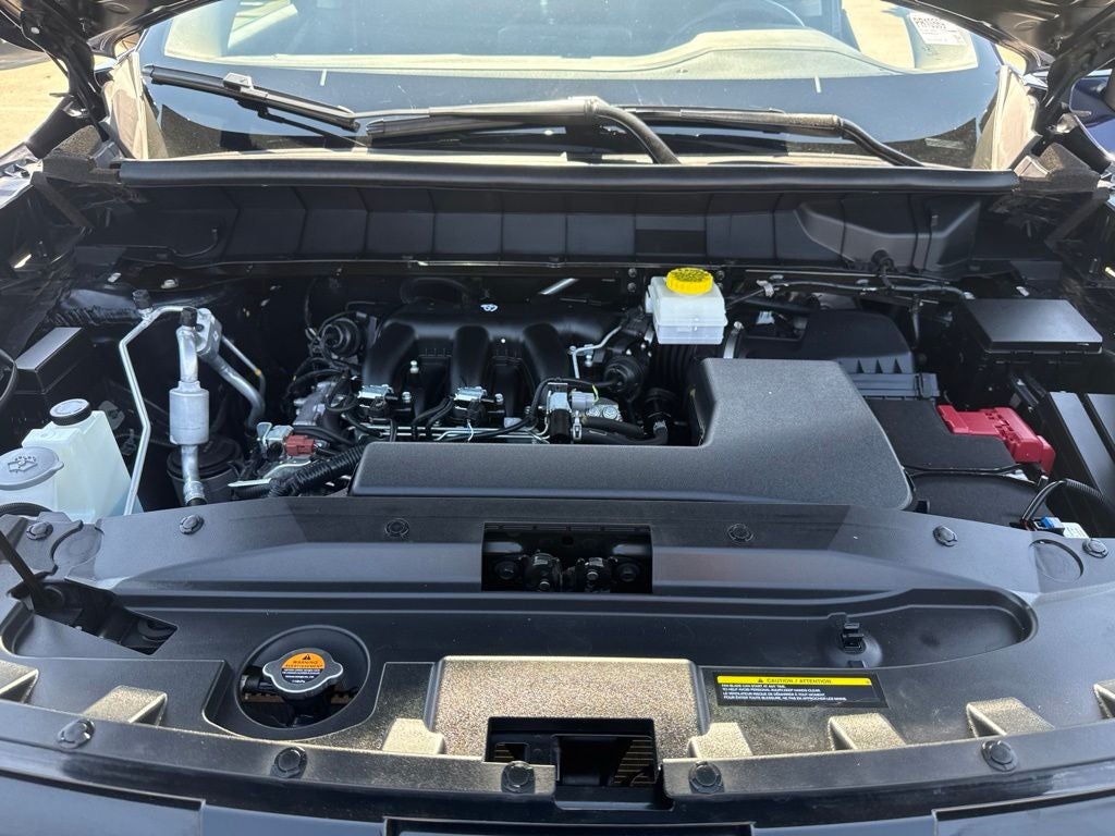 2024 Nissan Pathfinder SV