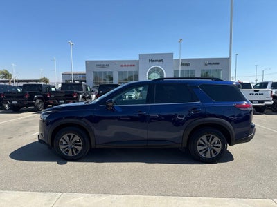 2024 Nissan Pathfinder SV