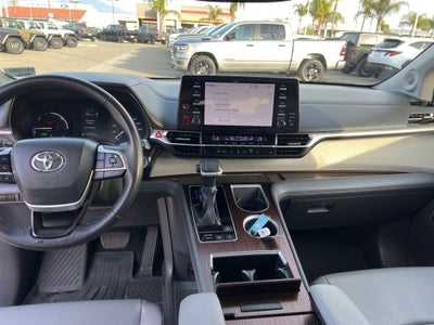 2022 Toyota Sienna XLE