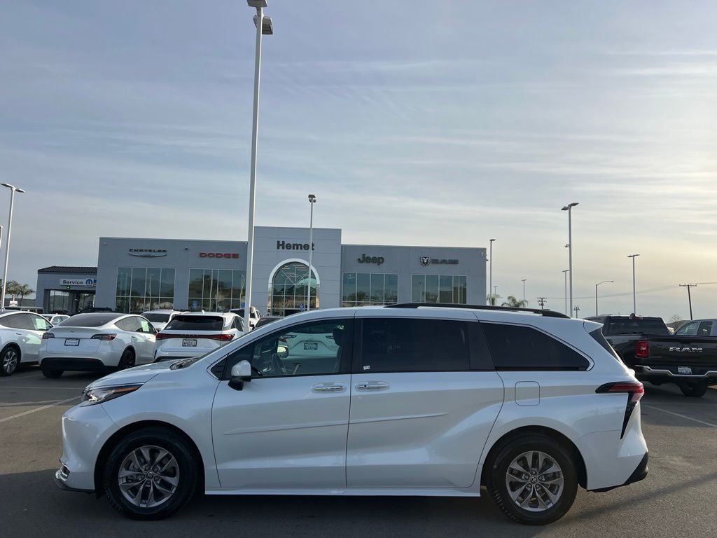 2022 Toyota Sienna XLE
