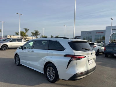 2022 Toyota Sienna XLE