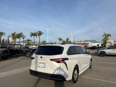 2022 Toyota Sienna XLE