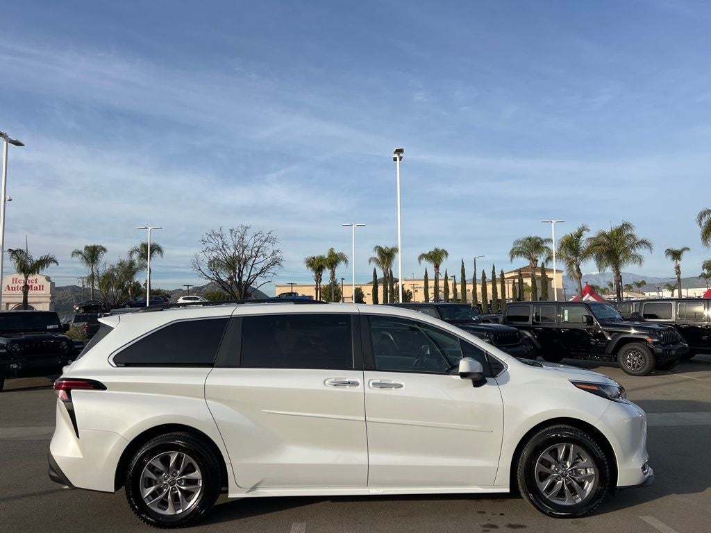 2022 Toyota Sienna XLE