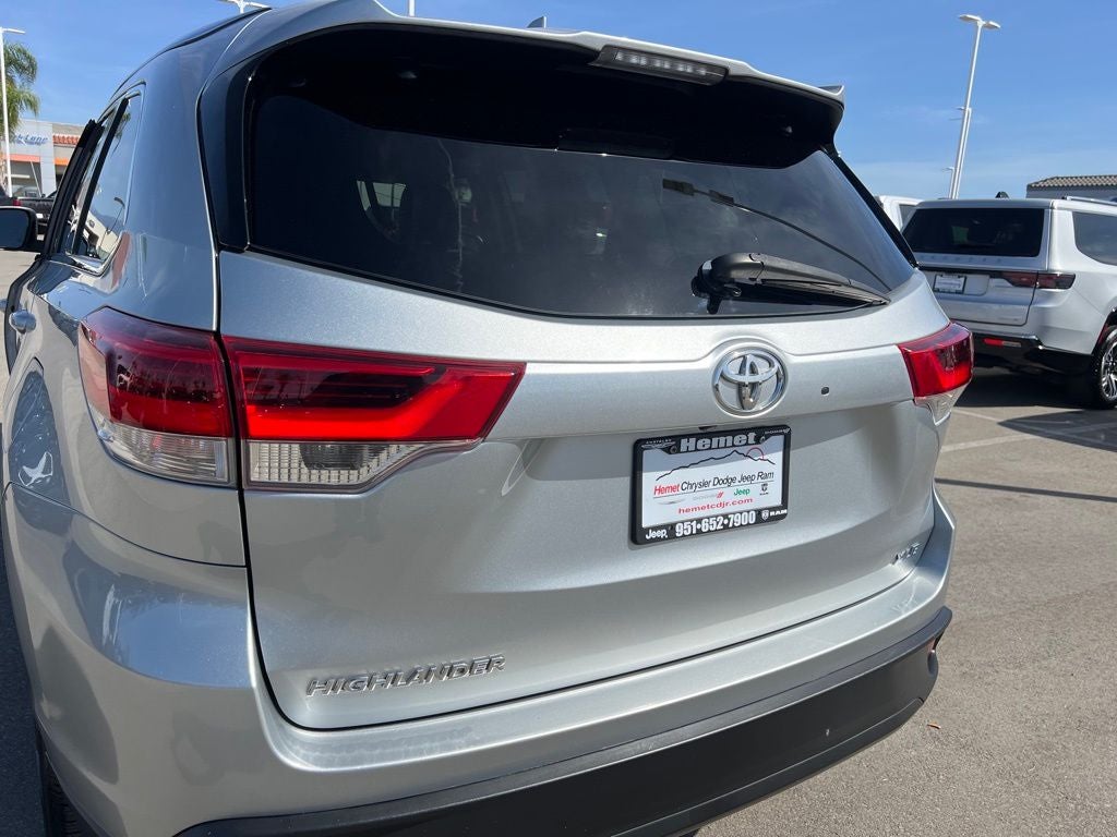 2019 Toyota Highlander SE