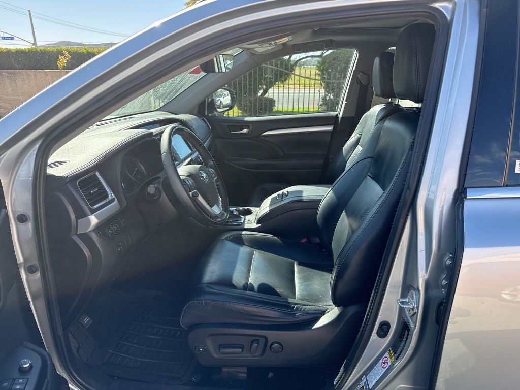 2019 Toyota Highlander SE