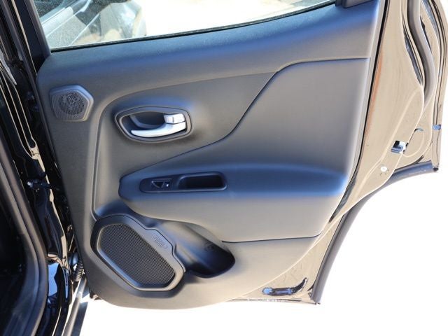 2023 Jeep Renegade Latitude 4X4 SUV