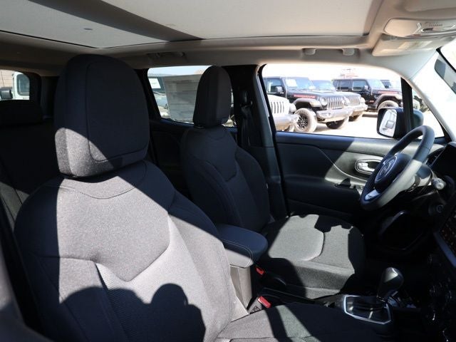 2023 Jeep Renegade Latitude 4X4 SUV