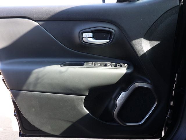 2023 Jeep Renegade Latitude 4X4 SUV